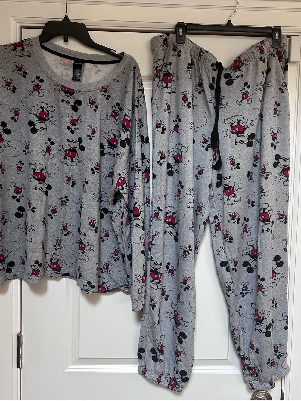 NWOT Disney Mickey Mouse Womens 2 PC XL Cozy Pajama Pant Set Long Sleeve Pockets